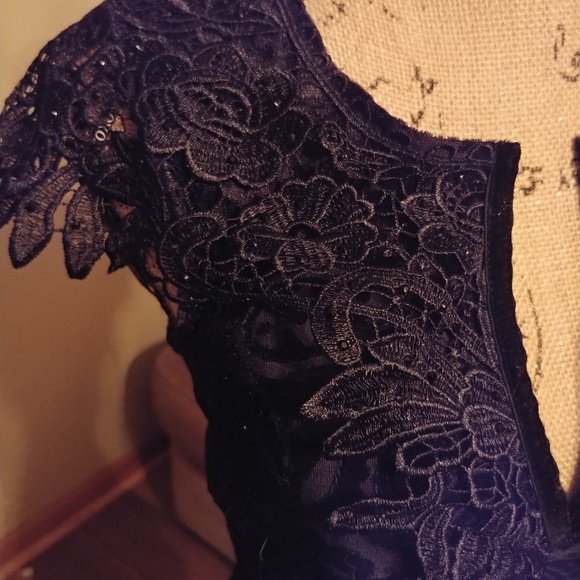 XOXO Party Shirt - Picture 5 of 7